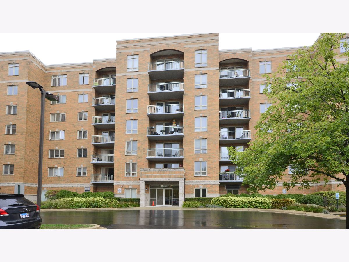Condominiums Sold Eagle Point Niles Illinois, 6815 Milwaukee