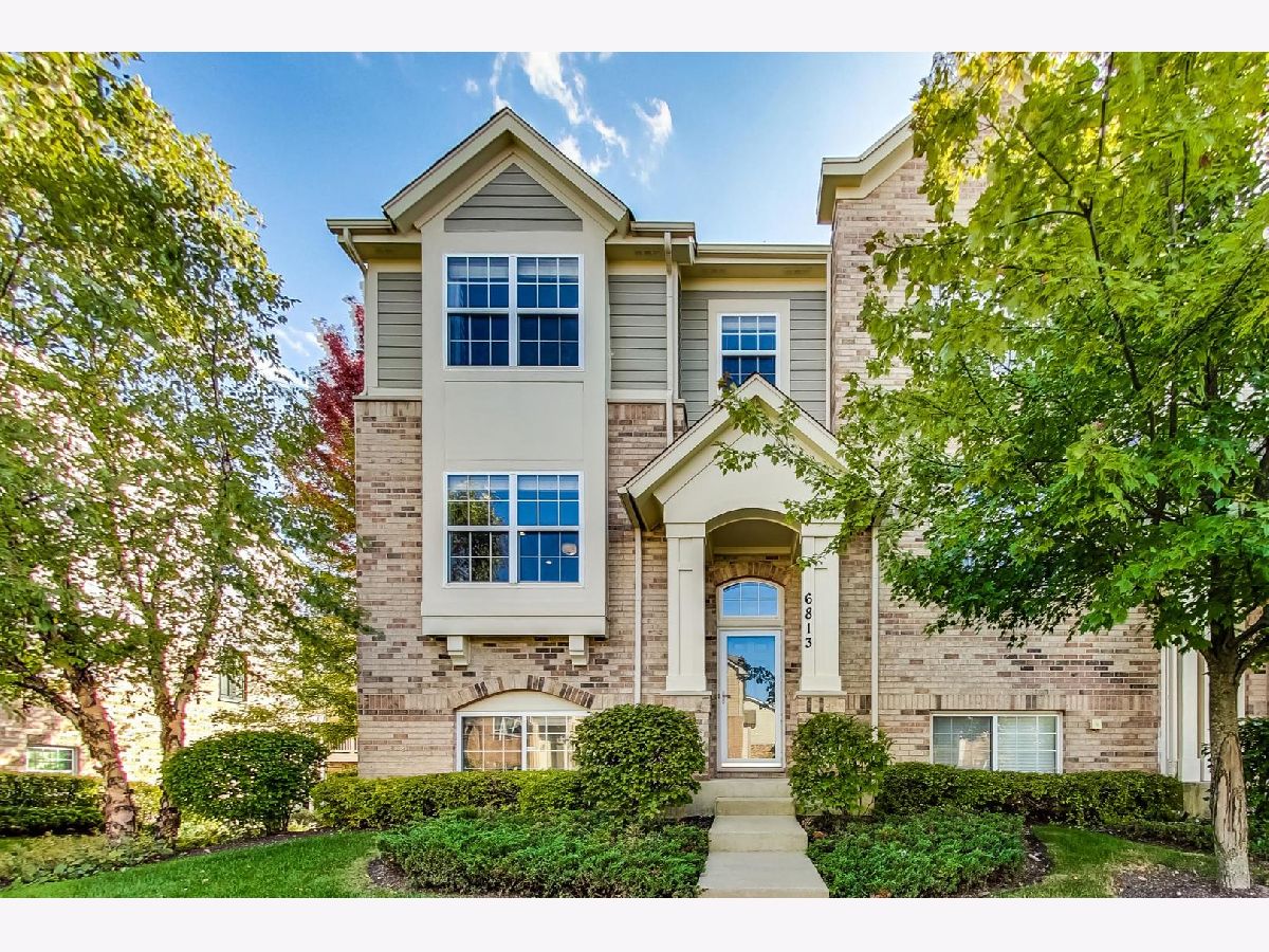 Condos & Townhomes Sold Trafalgar Woods Townhomes Morton Grove Illinois, 6813 Prairie