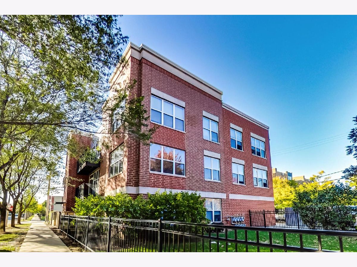 Condominiums Sold Westhaven Park Chicago Illinois, 1752 Maypole