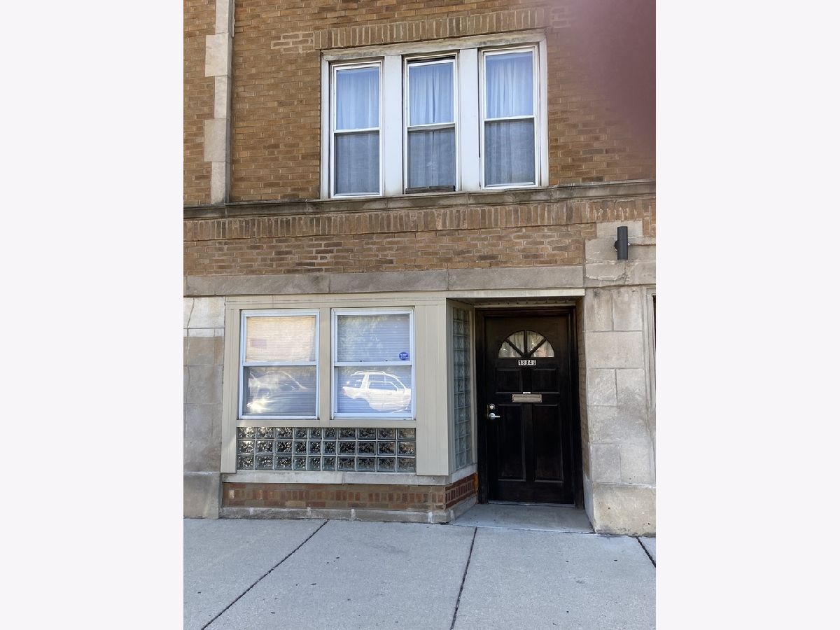 Condominiums Sold Ainslie Manor Chicago Illinois, 4894 Ashland