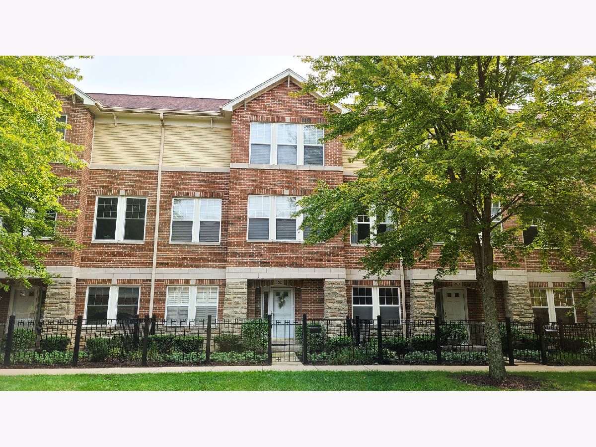 Townhomes Rented Wesley Square Wheaton Illinois, 352 Seminary