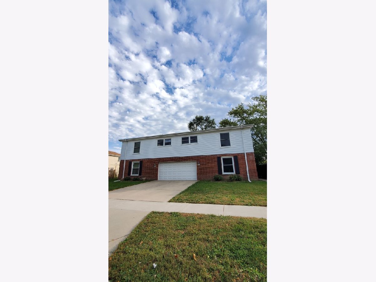 Homes & Condos & Townhomes Rented Ivy Hill Arlington Heights Illinois, 503 Valley