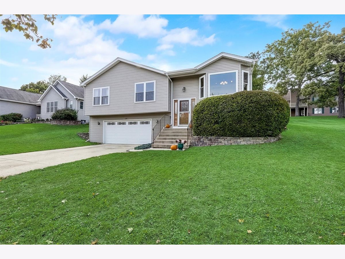 Homes & Townhomes & Condos Sold Highland Springs Elgin Illinois, 630 Highland Springs