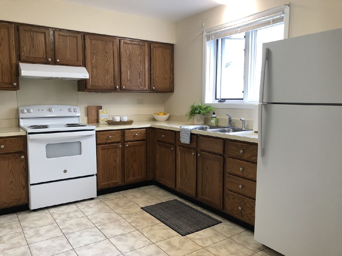 Subdivision Rented Lake Shore Apartments Grayslake Illinois, 274 Lake