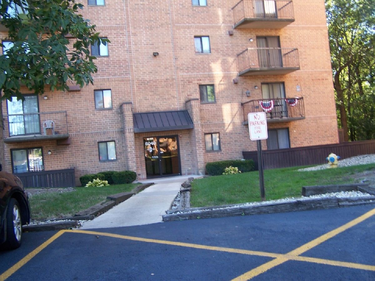 Condominiums Sold Edgewater Tinley Park Illinois, 6040 Lake Bluff