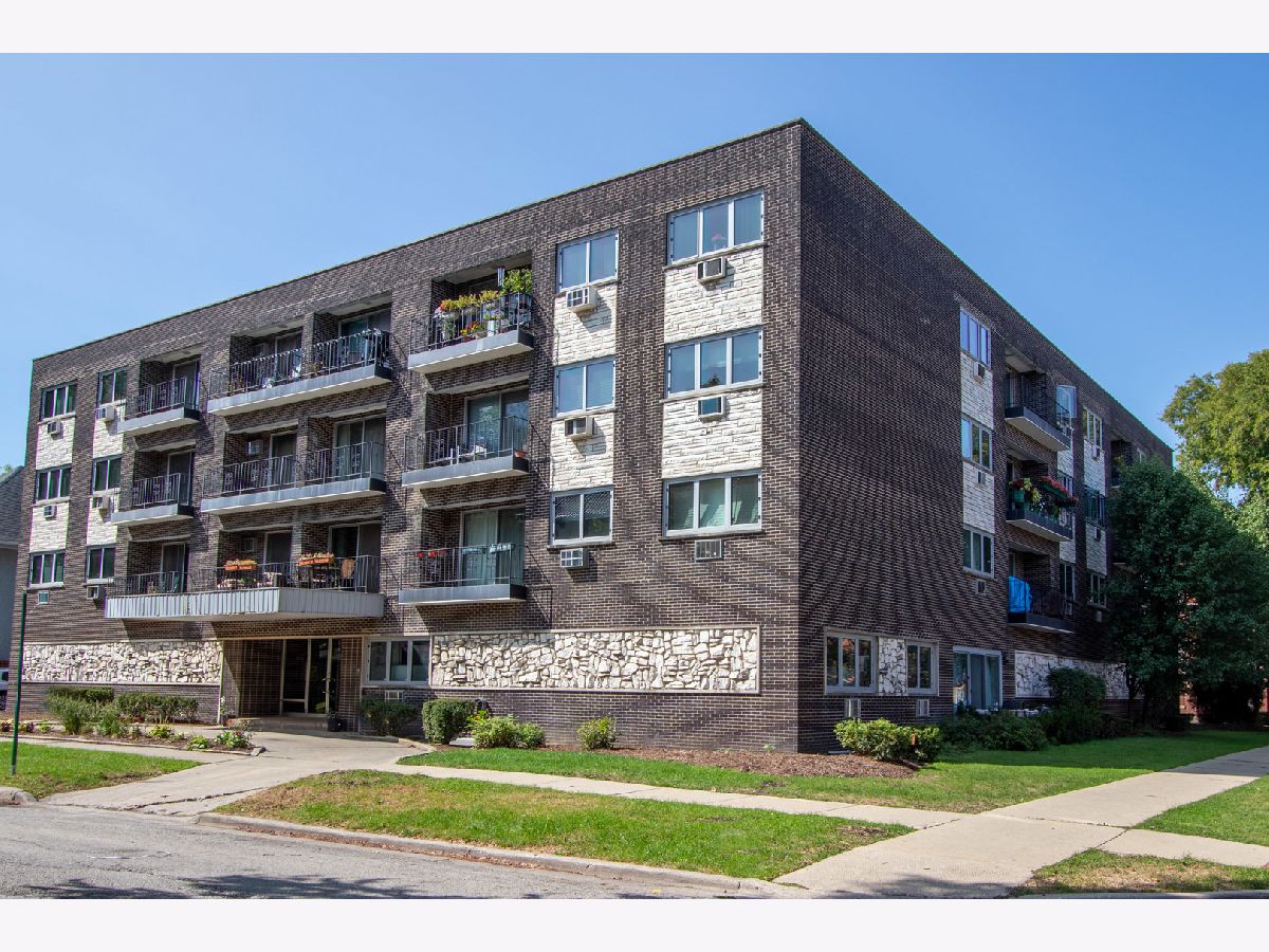 Condos & Townhomes Sold Grovington House Oak Park Illinois, 401 Grove