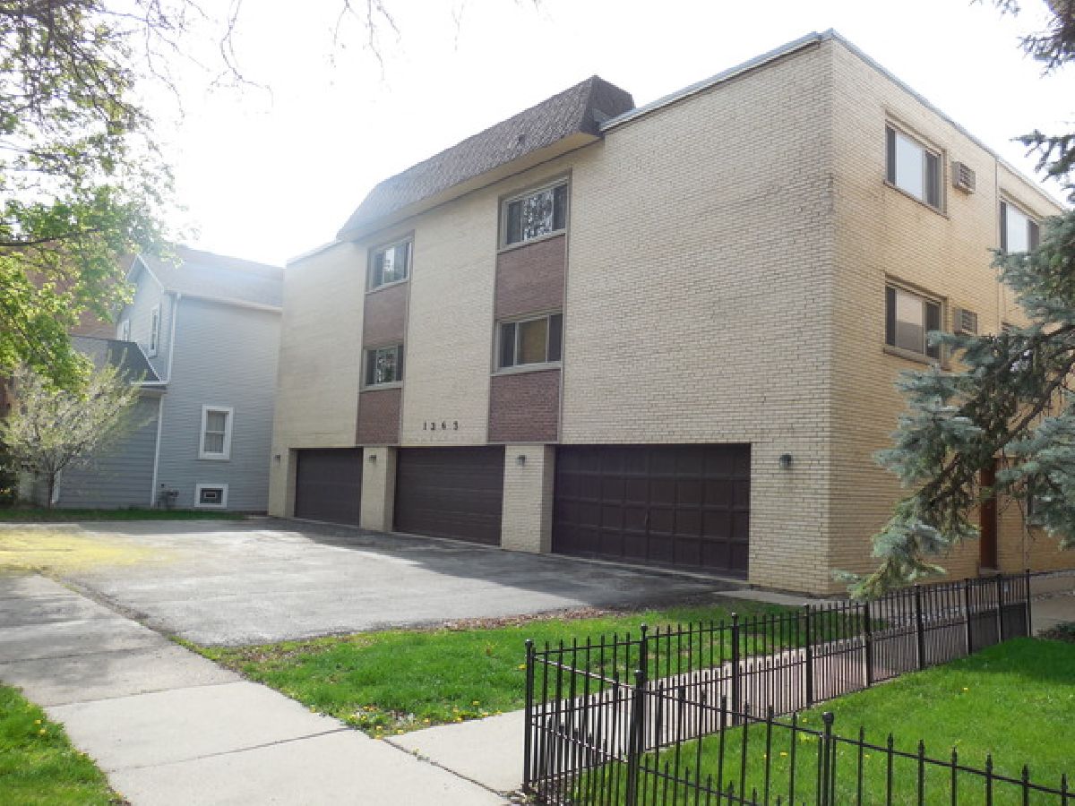 Condominiums Rented Mansard South Des Plaines Illinois, 1363 Perry