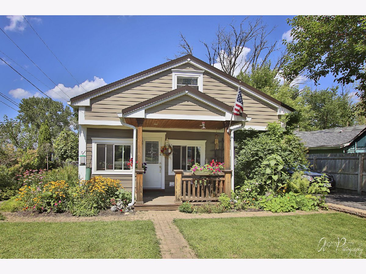 Homes Rented East Loon Lake Shore Antioch Illinois, 22374 Loon