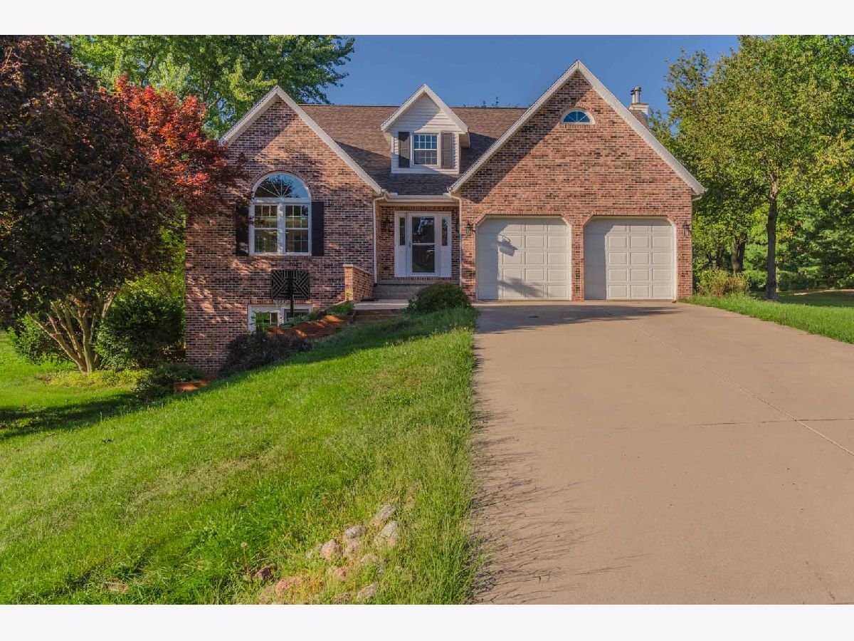 Homes Sold Tanglewood Bloomington Illinois, 19590 Oakwood