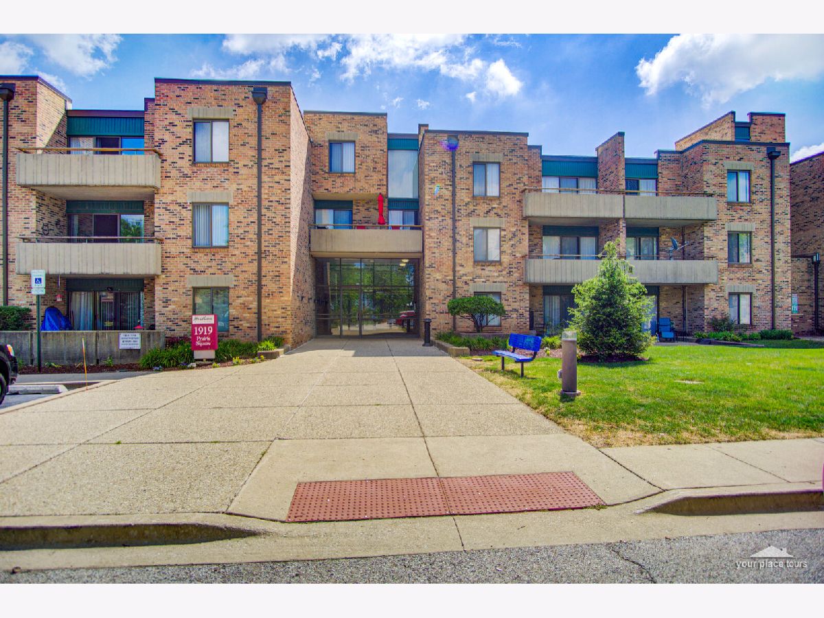 Condos & Townhomes Rented Hawthorn Estates Schaumburg Illinois, 1919 Prairie