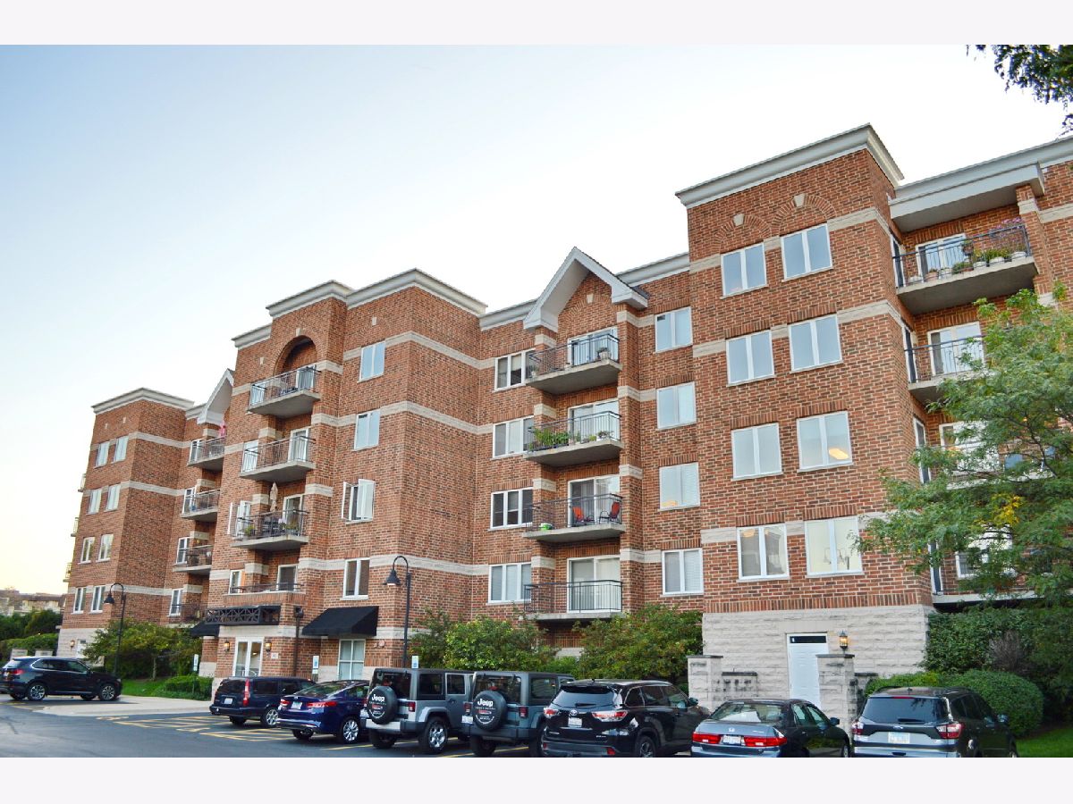 Condos & Townhomes Rented Park Wellington Arlington Heights Illinois, 3451 Carriageway