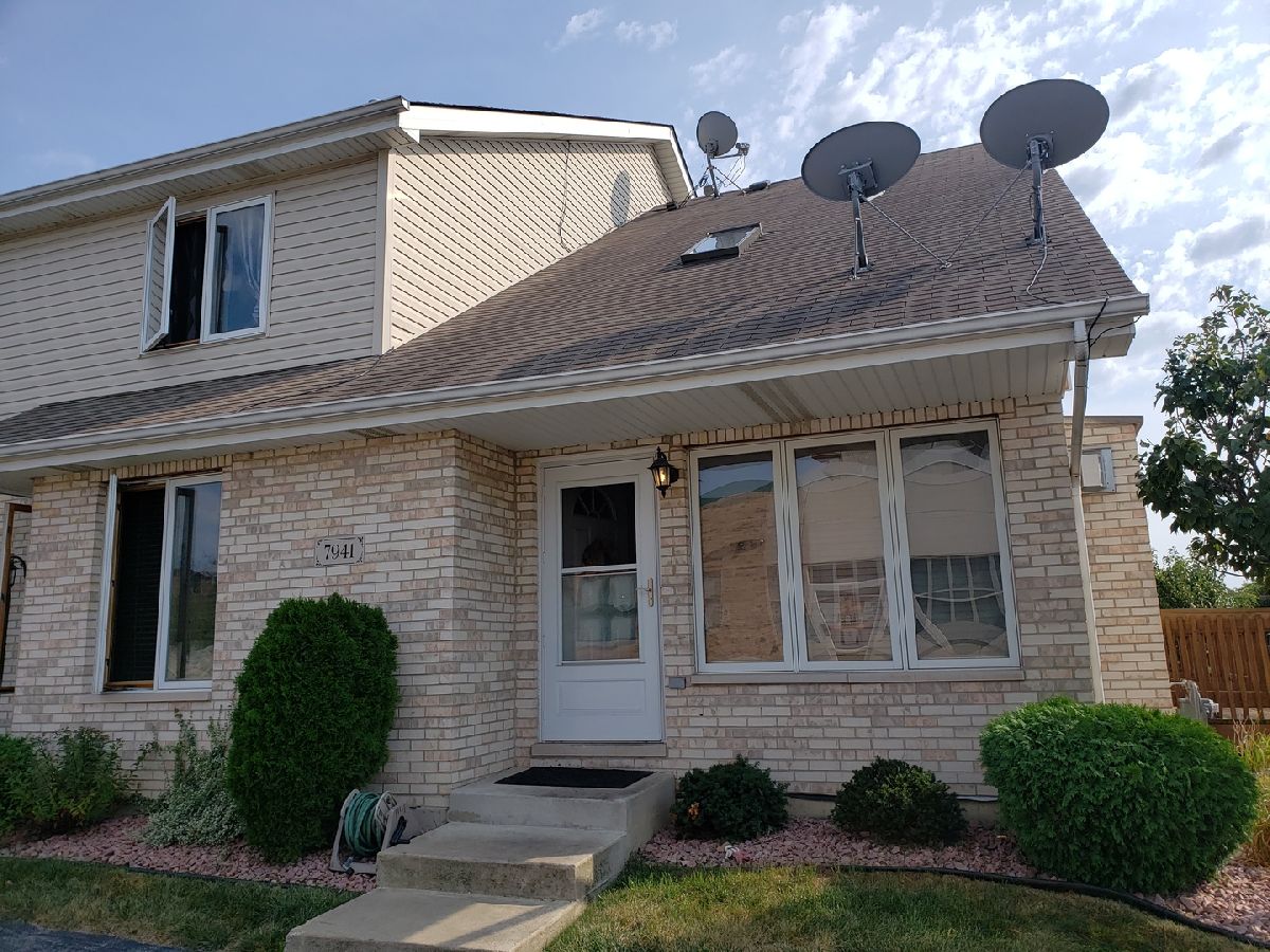 Townhomes Rented Tameling Court Palos Hills Illinois, 7941 Tameling