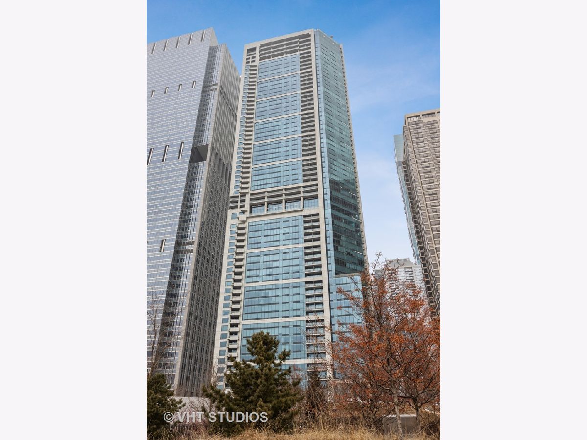 Condos & Townhomes Rented 340 E  Randolph Chicago Illinois, 340 Randolph