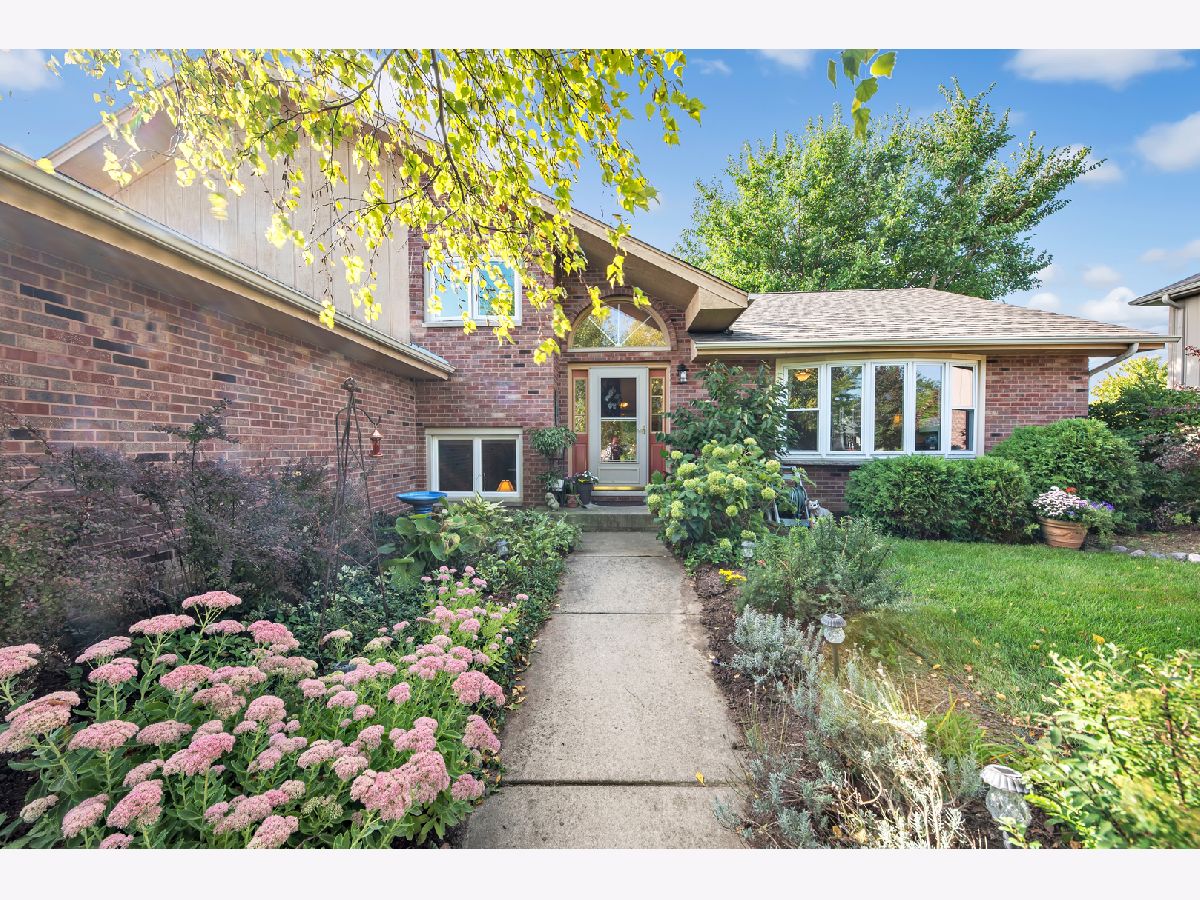 Homes Sold Whispering Pines Lockport Illinois, 15415 Douglas