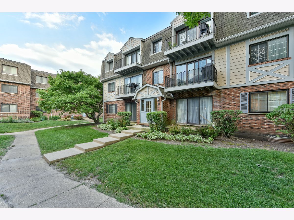 Condominiums Sold Bishops Gate Northbrook Illinois, 3264 Sanders