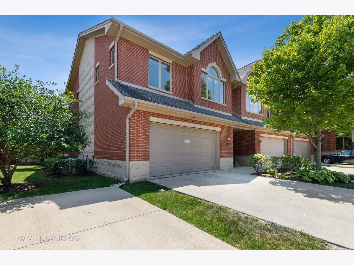 Townhomes Rented Millbrook Pointe Wheeling Illinois, 21 Northfield