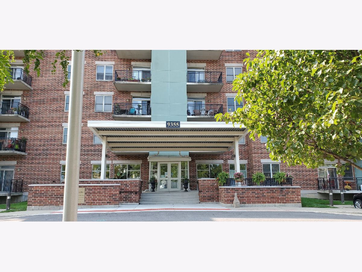 Condominiums & Homes Sold Grace Park Schiller Park Illinois, 9355 Irving Park