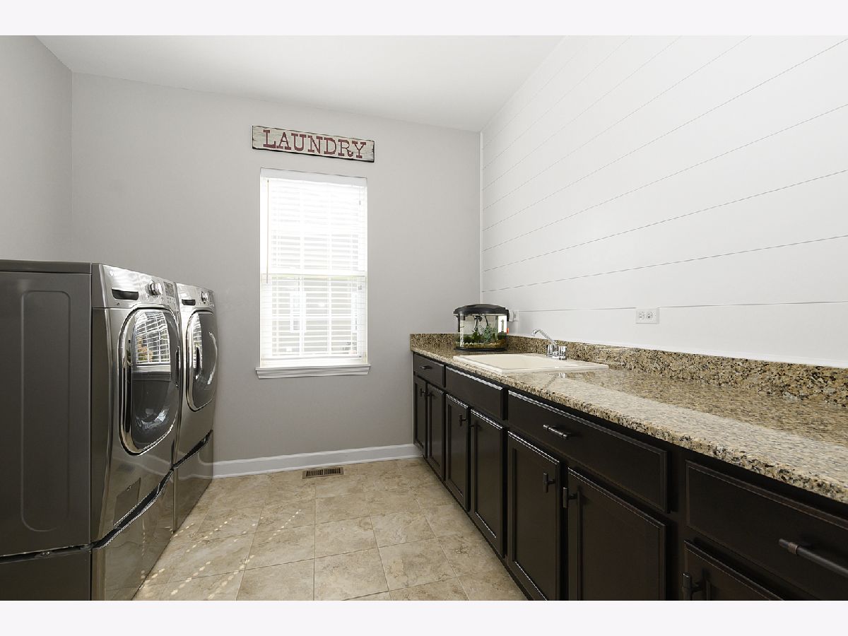 13660 Kettering Parkway, Lemont, Illinois 60439 MLS 10878122