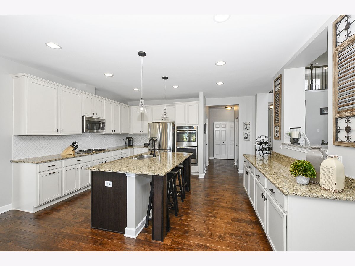 13660 Kettering Parkway, Lemont, Illinois 60439 MLS 10878122