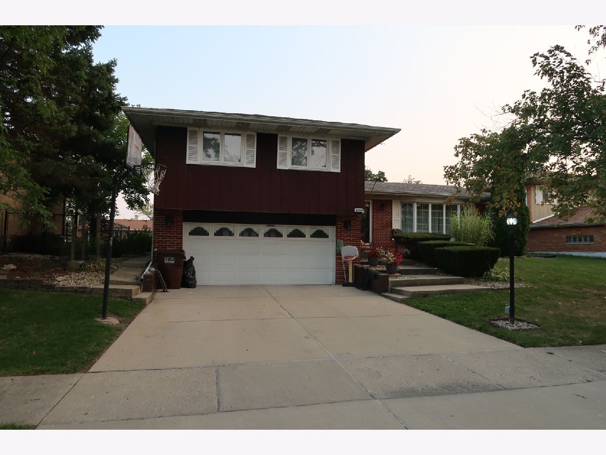 Homes Rented Forestview Oak Forest Illinois, 6528 Cedar