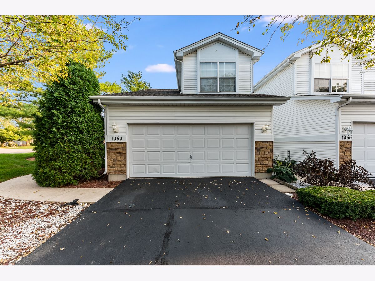 Townhomes Sold Lecarrow Glen Joliet Illinois, 1953 Calla
