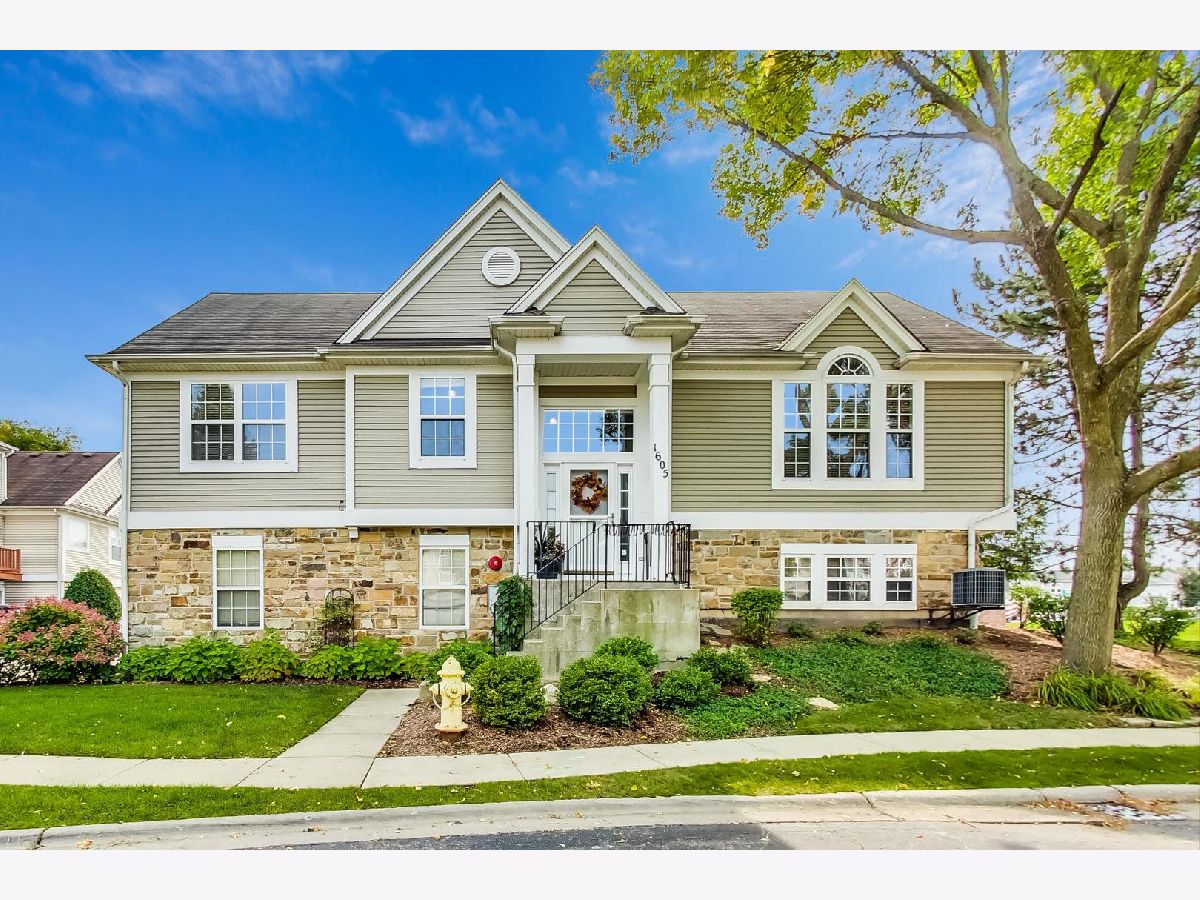 Townhomes Sold Aspen Place Arlington Heights Illinois, 1605 Fox Run