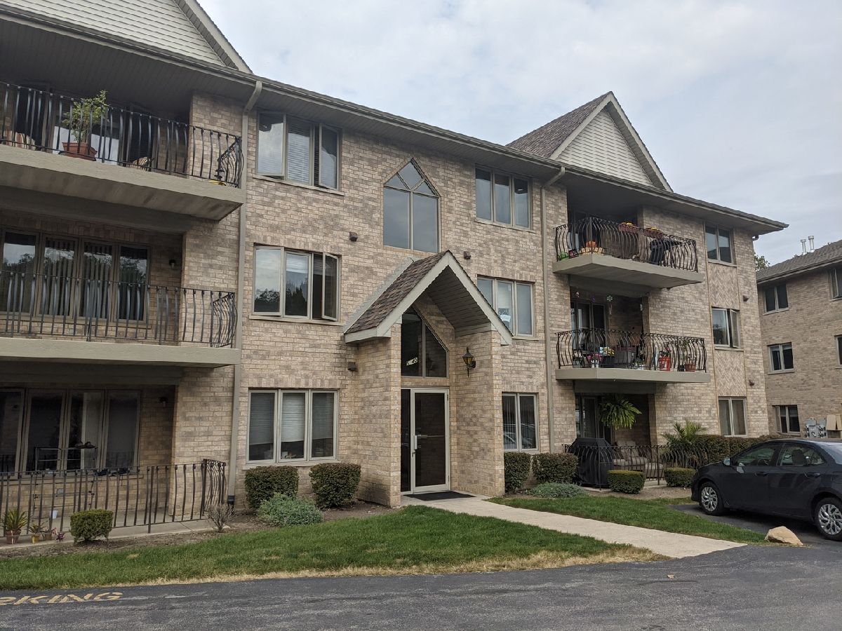 Condominiums Sold Shadow Creek Oak Forest Illinois, 5140 Shadow Creek