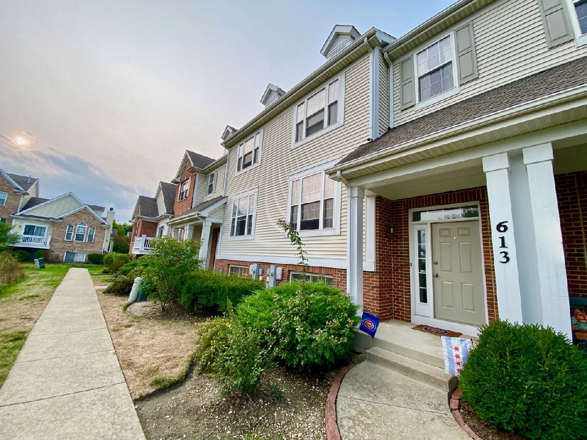 Townhomes Rented Hidden Prairie Palatine Illinois, 613 Hidden Prairie