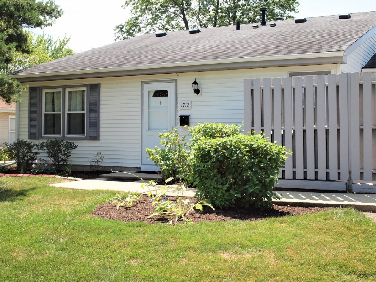  Rented Hoffman Estates Illinois, 1712 Queensbury