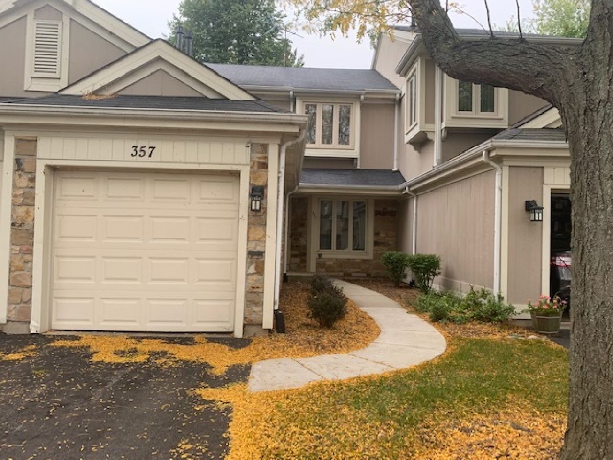 Townhomes Rented Park East Deerfield Illinois