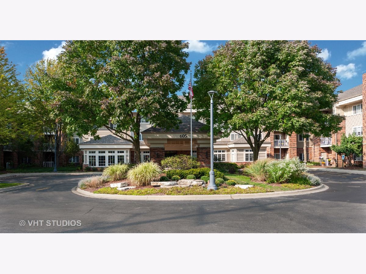 605 Barrington Avenue, East Dundee, Illinois 60118 MLS 10884882