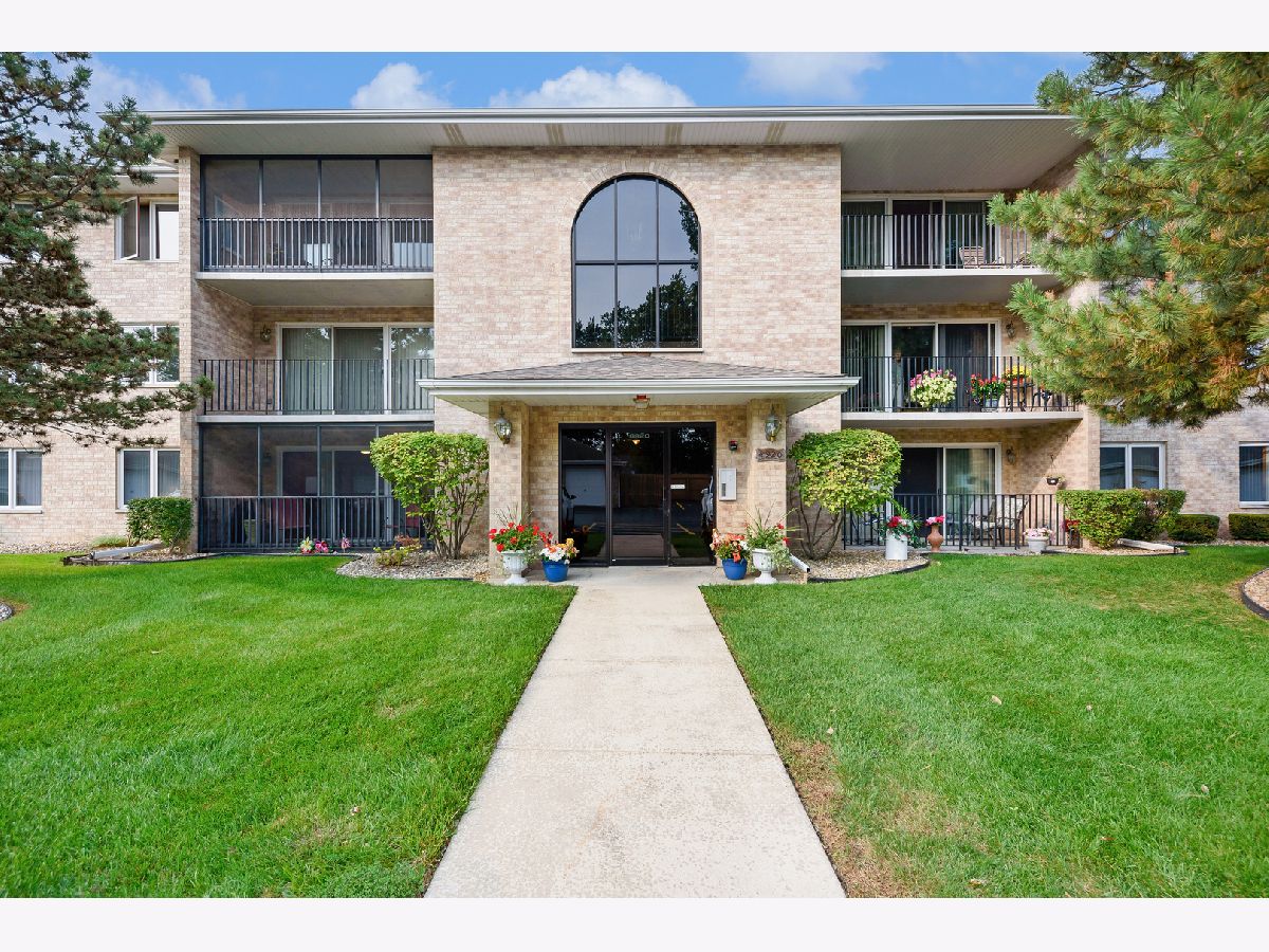 Condominiums Sold Circle Crest Manor Crestwood Illinois, 4920 134th