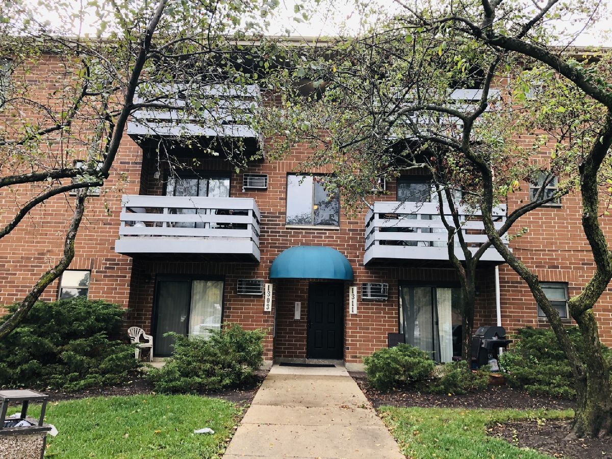 Condominiums Sold Beacon Cove Palatine Illinois, 1311 Winslowe