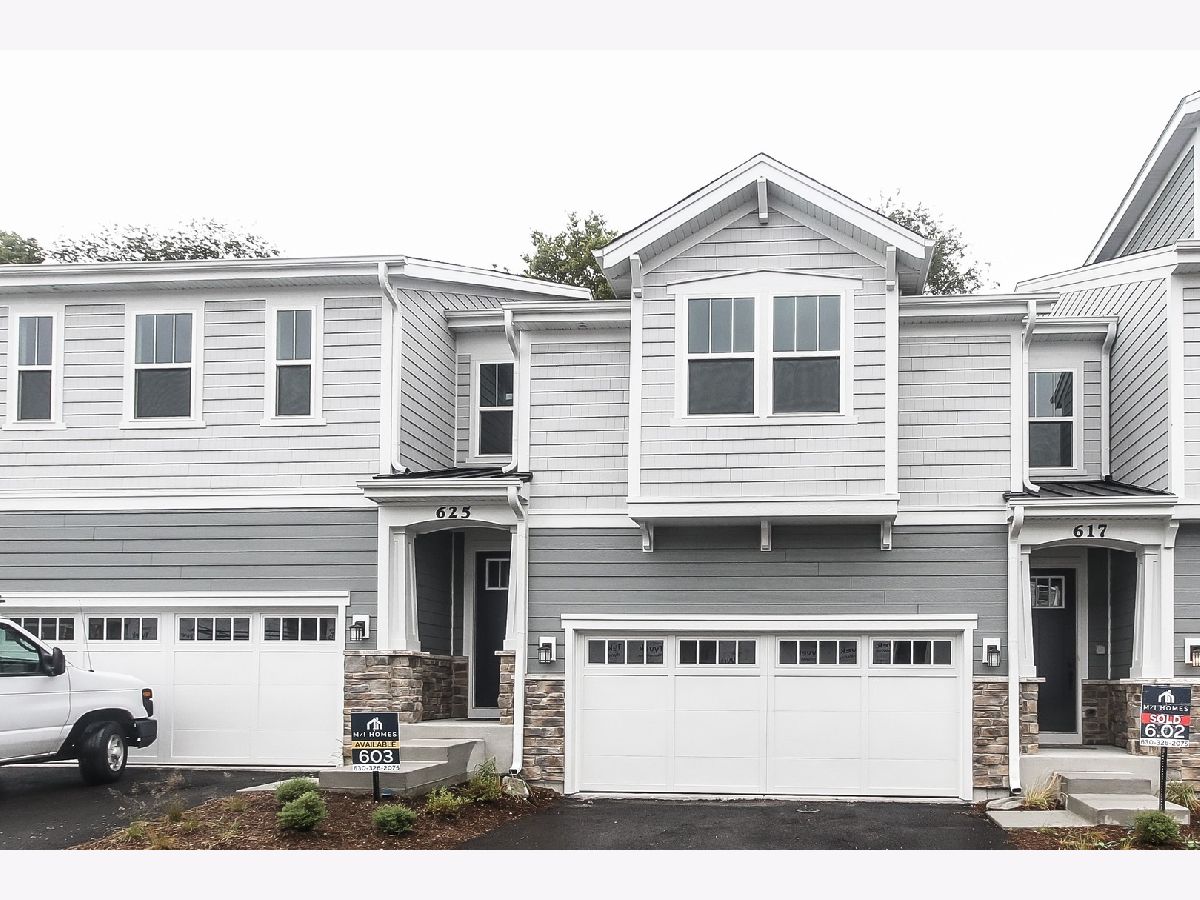 Condos & Townhomes Sold Riverbank Crossing Geneva Illinois, 776 Riverbank Lot #5.02