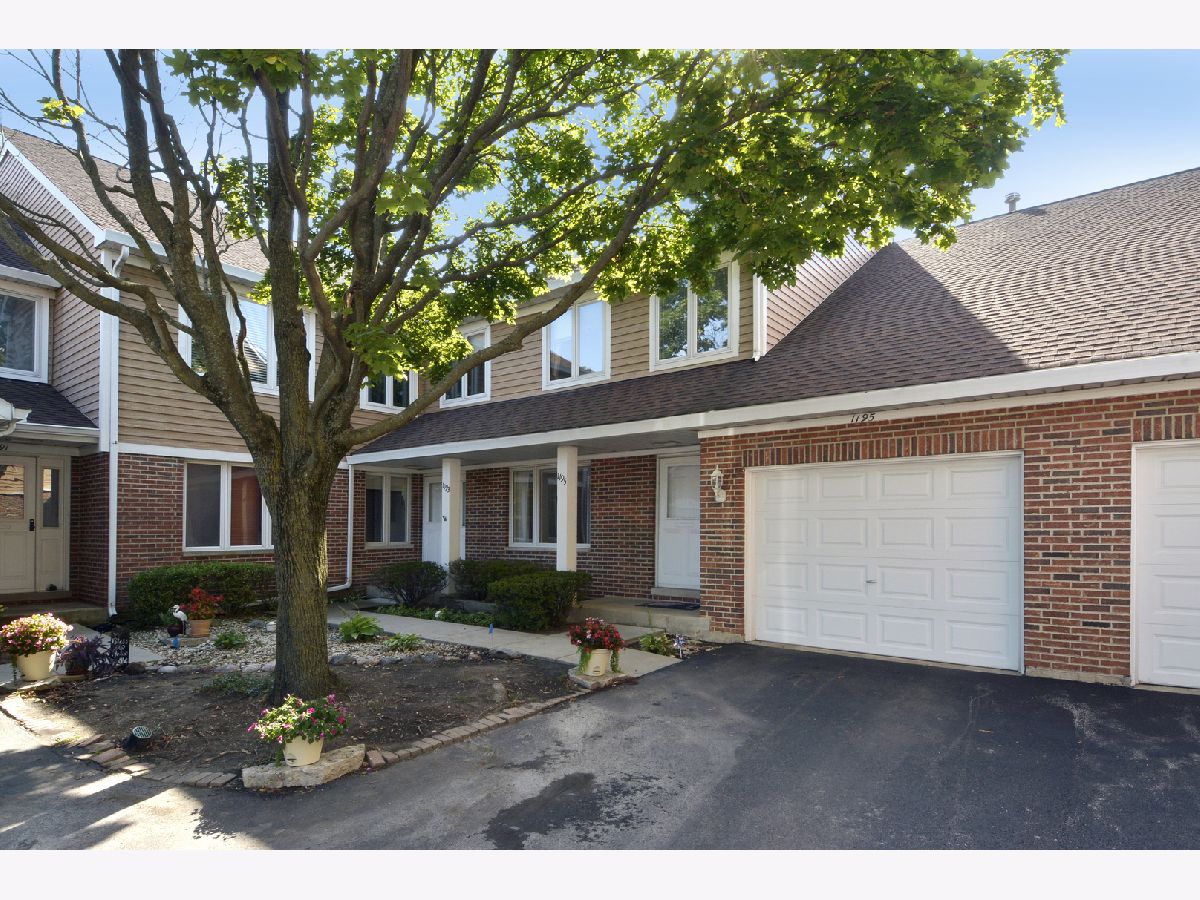 Condos & Townhomes Sold Courts Of St John Mount Prospect Illinois, 1195 Linneman