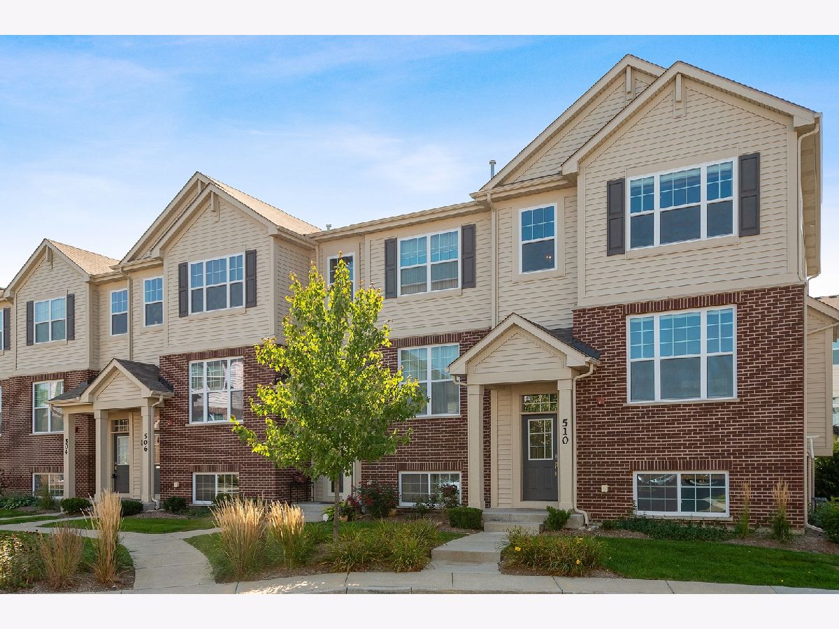 Condos & Townhomes Rented Lexington Crossing Rolling Meadows Illinois, 510 Lexington