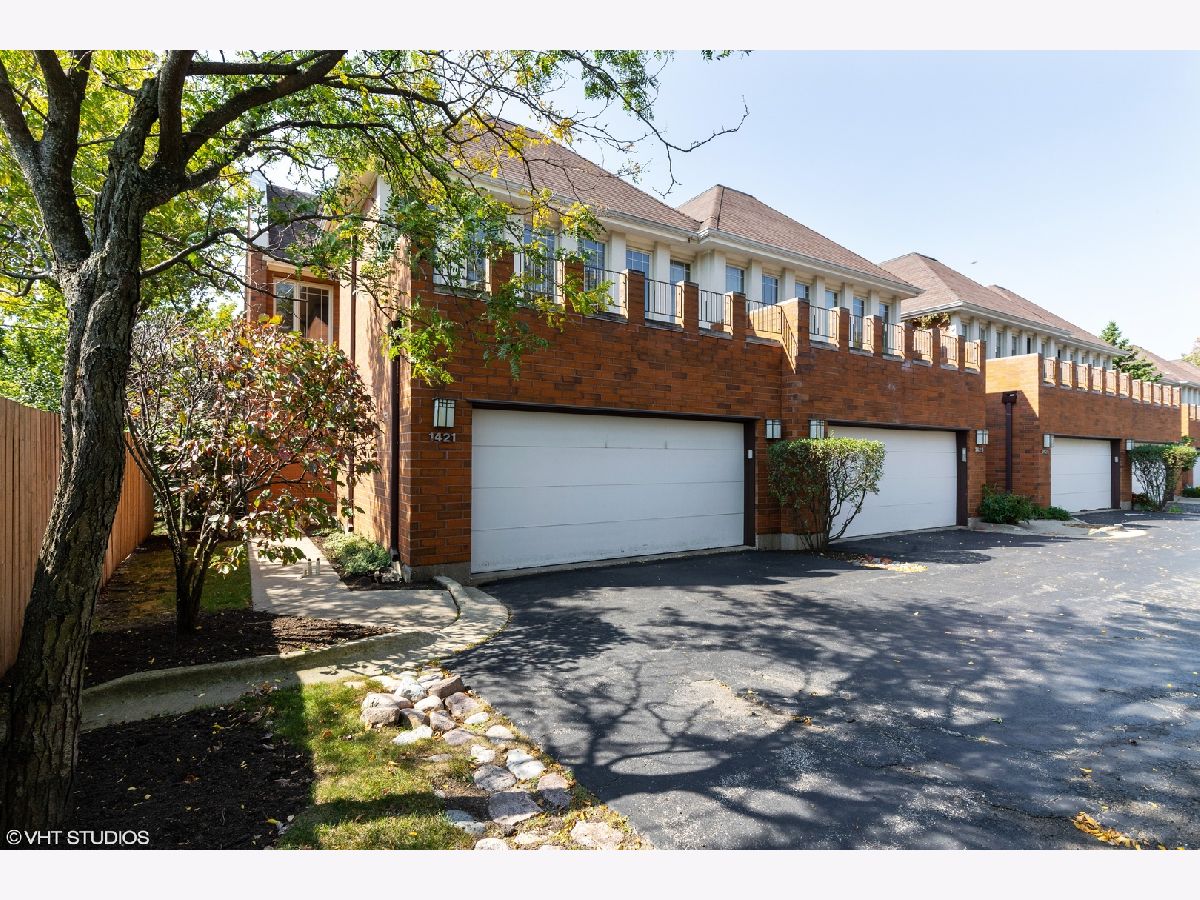 Townhomes Sold Prairie View Libertyville Illinois, 1421 Milwaukee