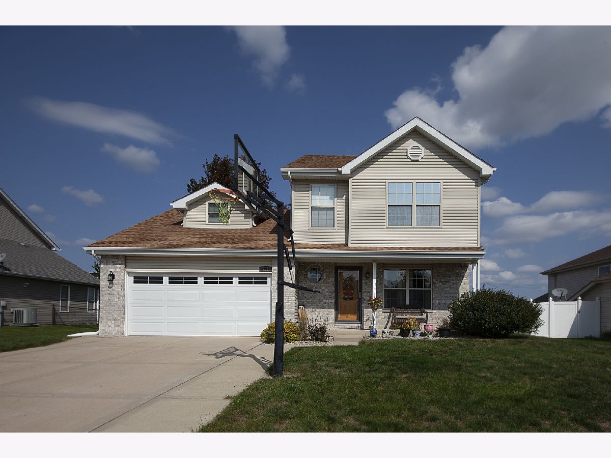 Homes & Condos & Townhomes Sold Hickory Trails Braidwood Illinois, 982 Madison