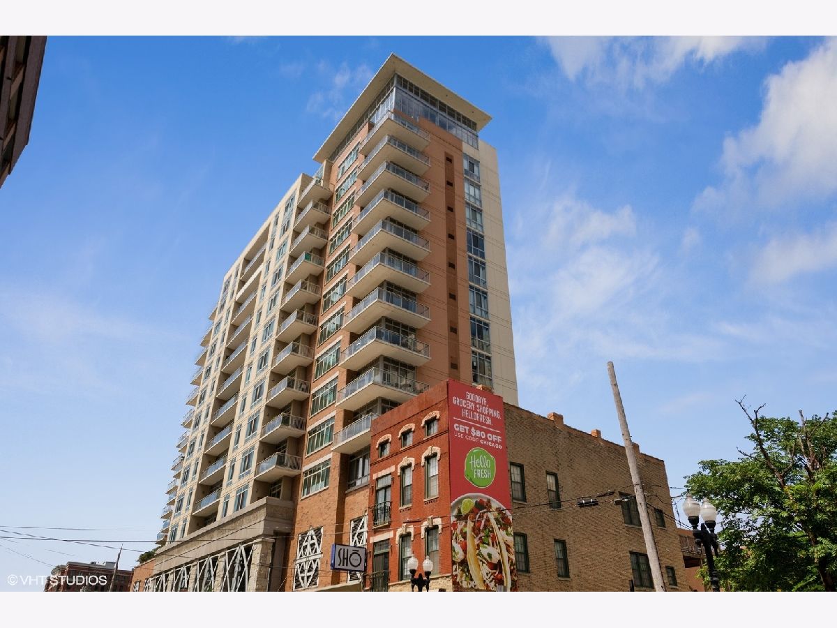 Condominiums Rented Venetian Chicago Illinois, 230 Division