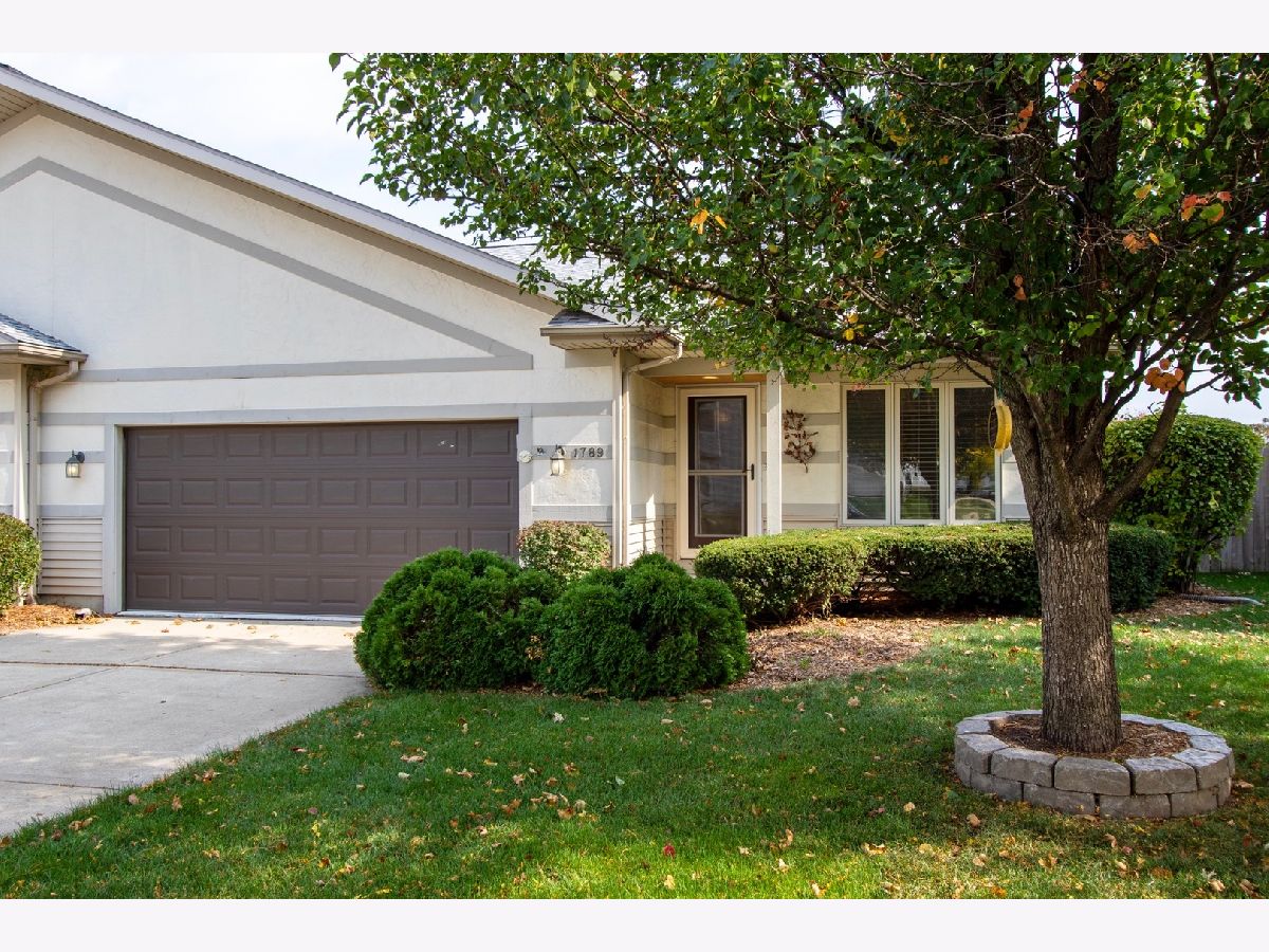 Condos & Townhomes Sold Cumberland Green St Charles Illinois, 1789 Cumberland Green