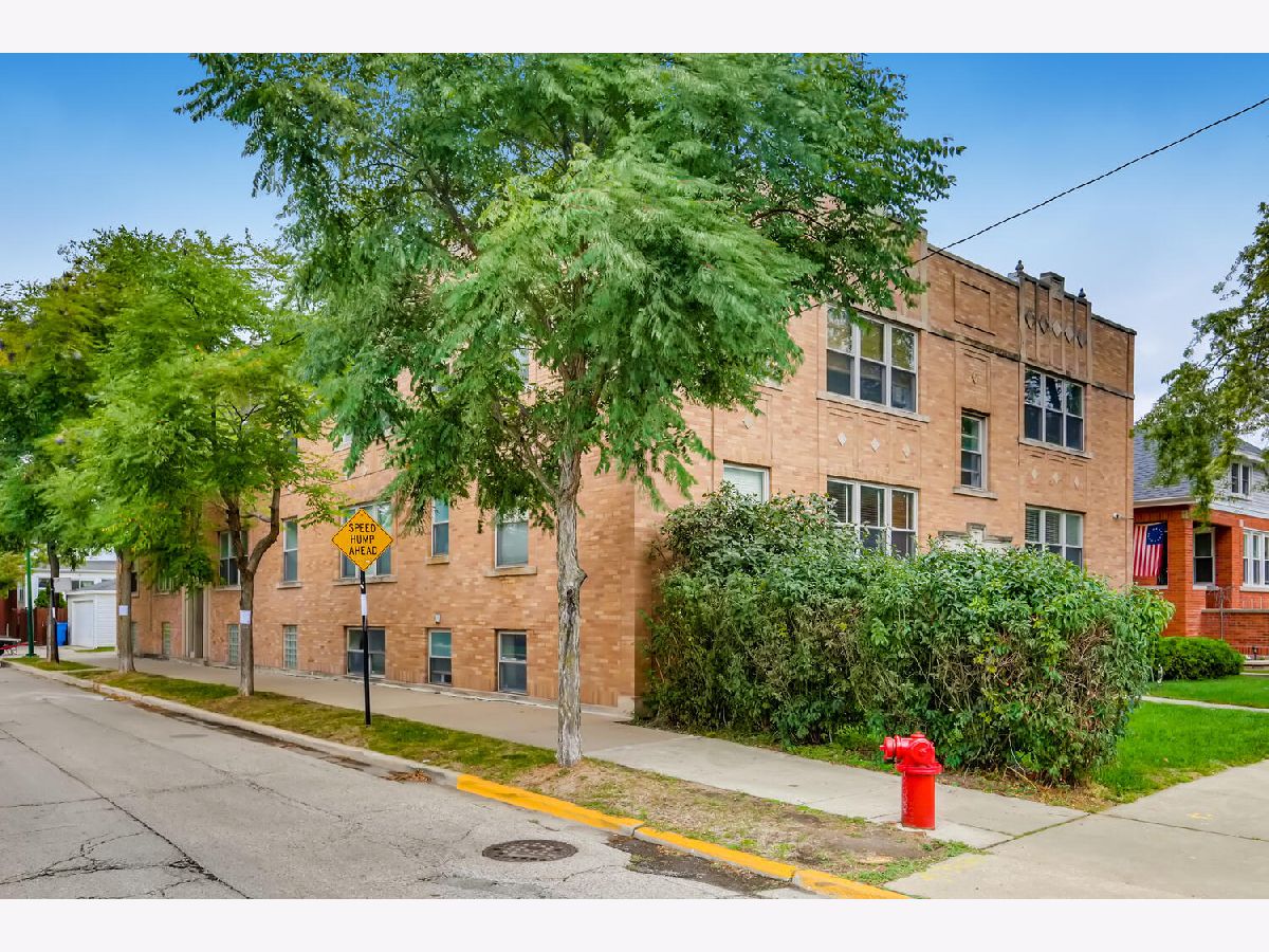 Condos & Townhomes Sold Grace Pointe Chicago Illinois, 3809 Campbell