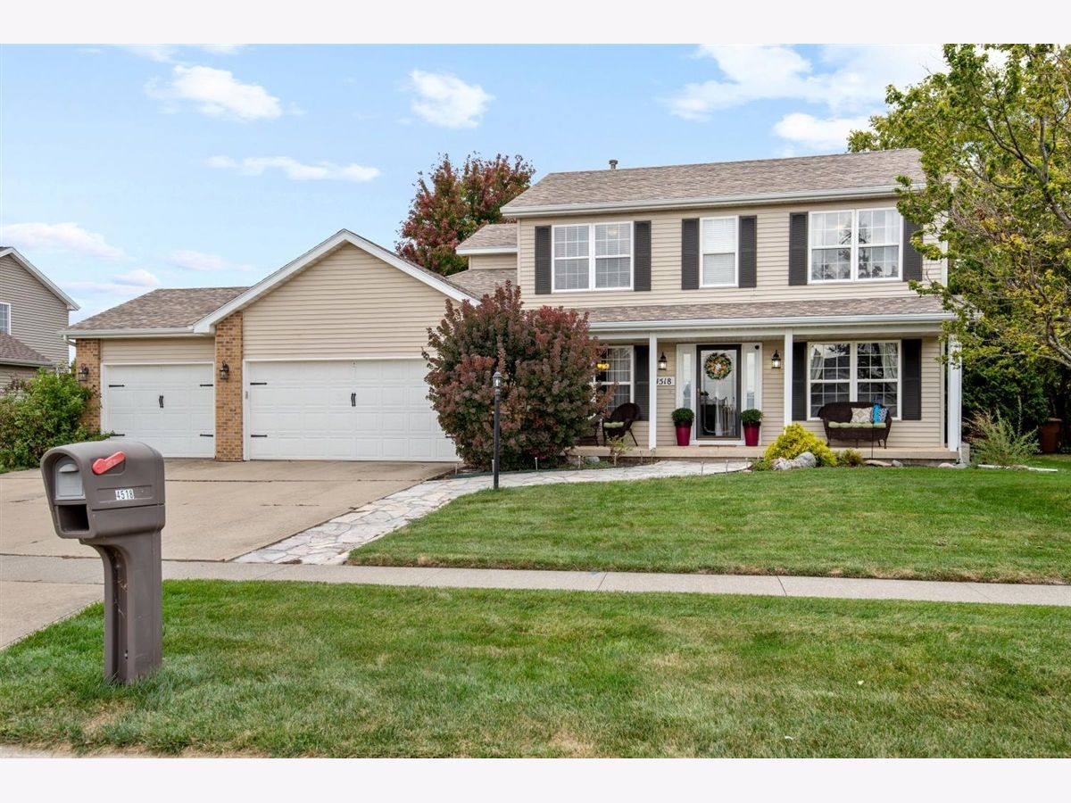 Homes & Condos & Townhomes Sold Copper Ridge Champaign Illinois, 4518 Copper Ridge