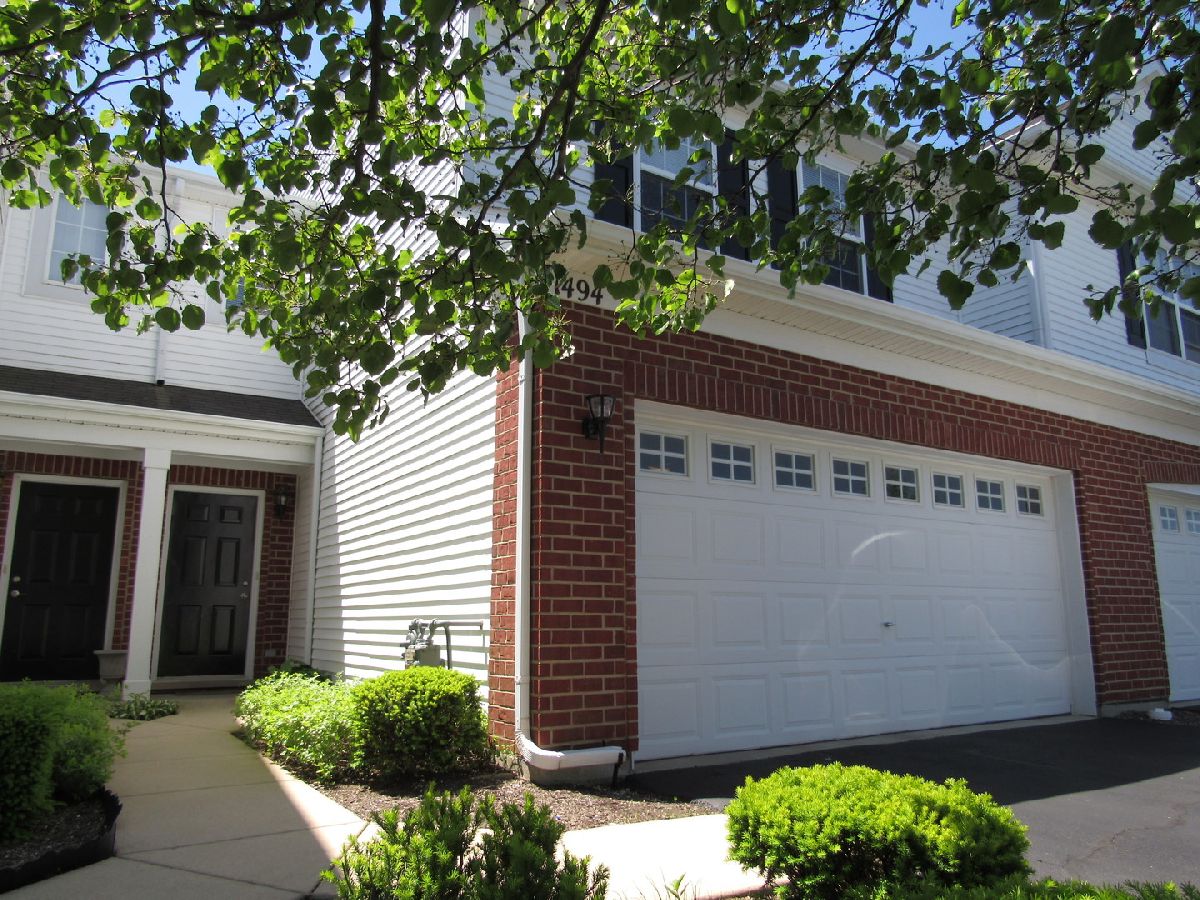 Townhomes Rented Millbrook Algonquin Illinois, 1494 Millbrook