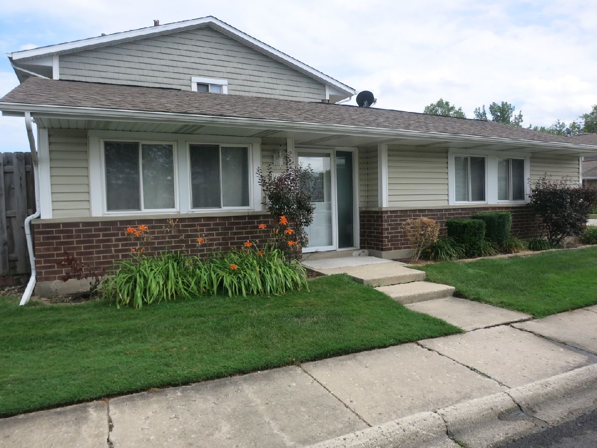 Townhomes & Condos Rented Fremont Junction Hanover Park Illinois, 6011 Kit Carson