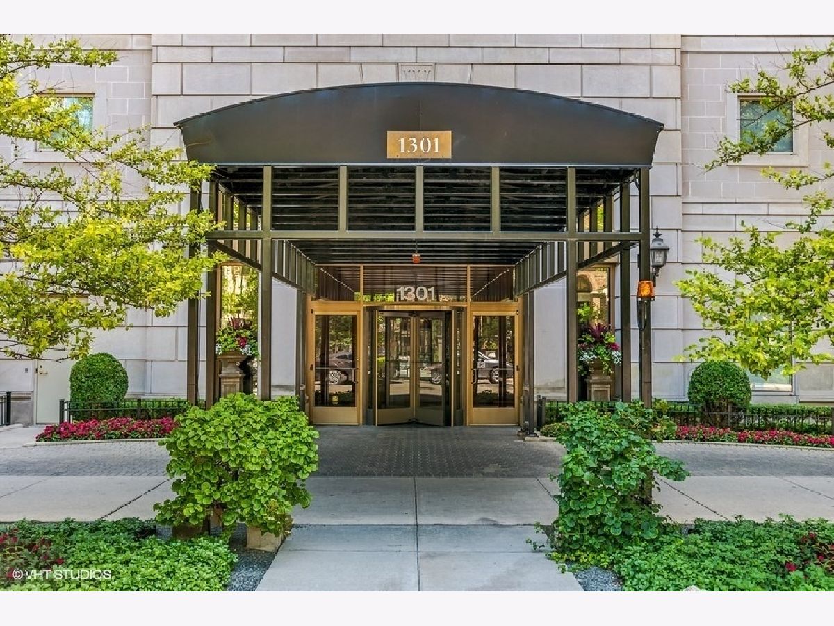 Condominiums Sold The Whitney Chicago Illinois, 1301 Dearborn