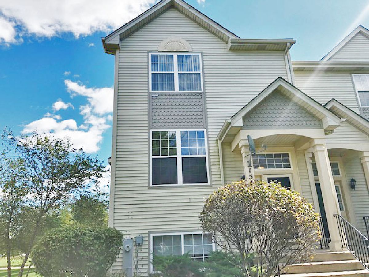 Townhomes & Homes Rented Greystone Gurnee Illinois, 1546 Sauganash