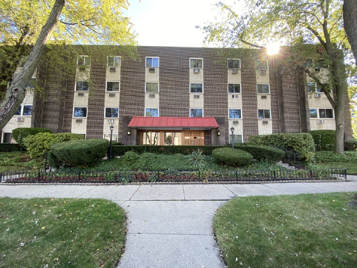 Condominiums & Homes Sold Old Orchard East Skokie Illinois, 10015 Beverly