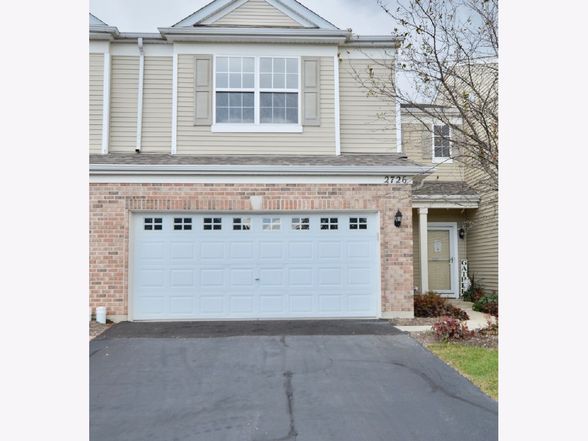 Townhomes & Homes Rented Evergreen Park Mchenry Illinois, 2726 Evergreen