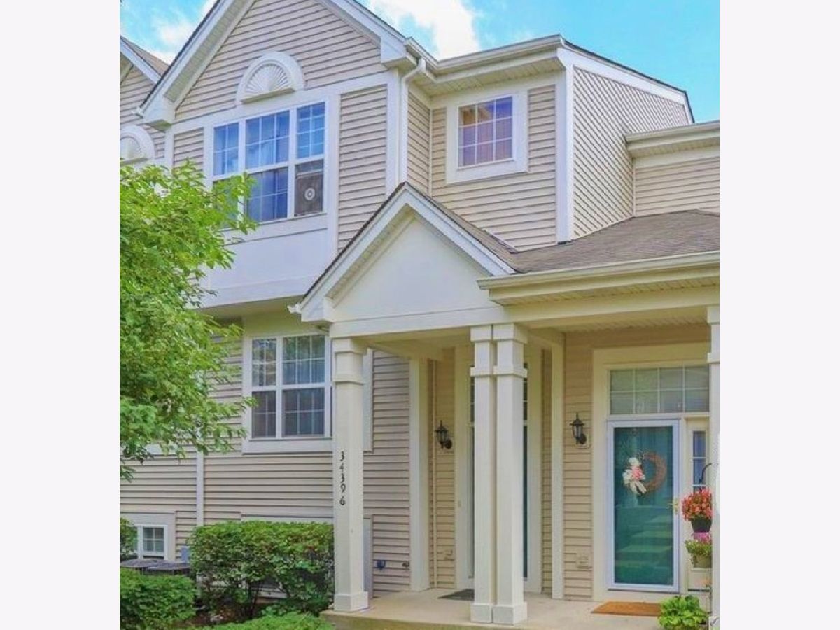 Homes & Townhomes & Condos Rented Prairie Pointe Round Lake Illinois, 34396 Barberry