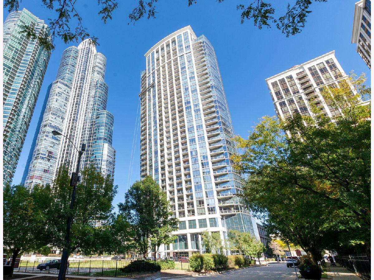 Condominiums Rented Museum Park Tower Iv Chicago Illinois, 1235 Prairie